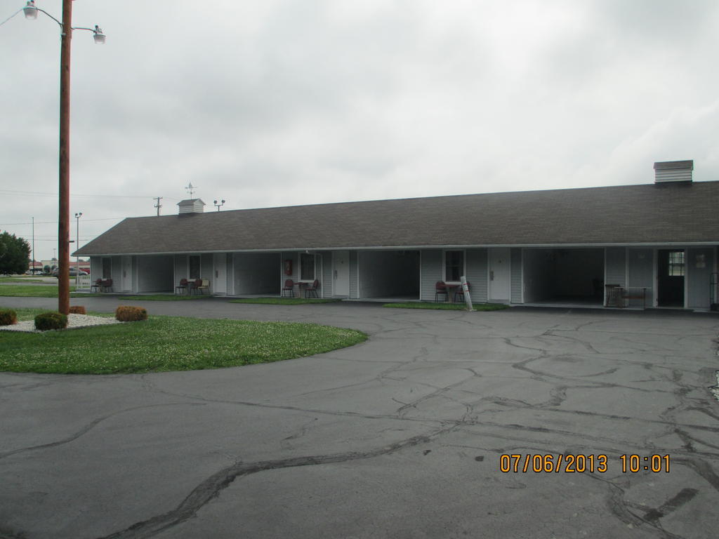 Great Lakes Motel Fremont Exterior photo